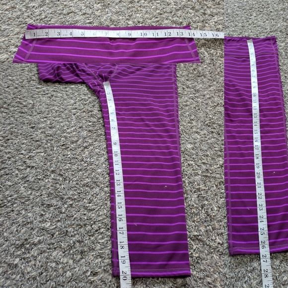 ✨3/$15 Athleta Purple Striped Crop Workout Exercise Athletic Legging M - Picture 10 of 10